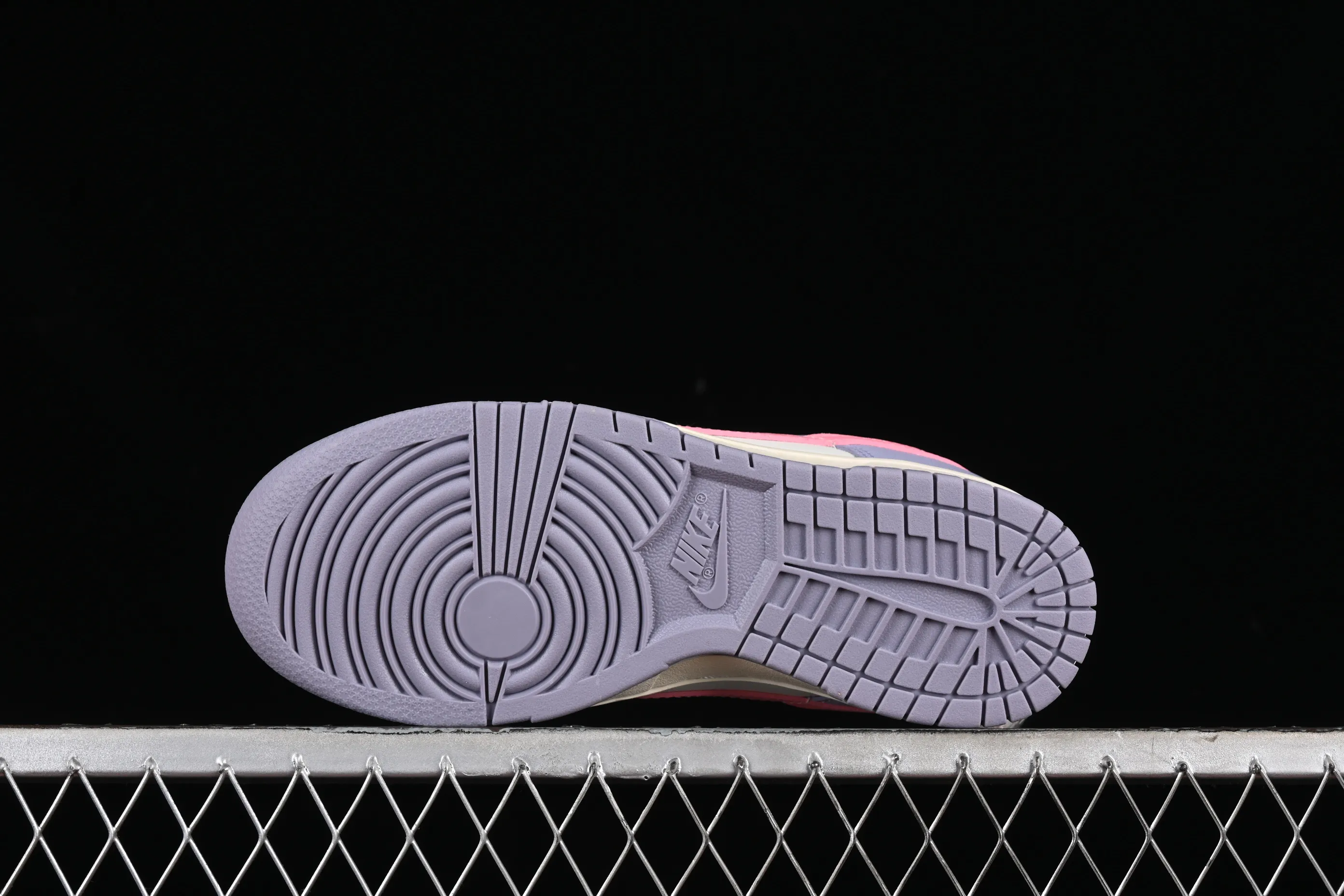 All categories Nk SB Dunk series Nk SB Dunk Low low-top sneakers Nk SB Dunk Low white, blue and pink color SB smashed backboard fashion casual sneakers DD1503-500
